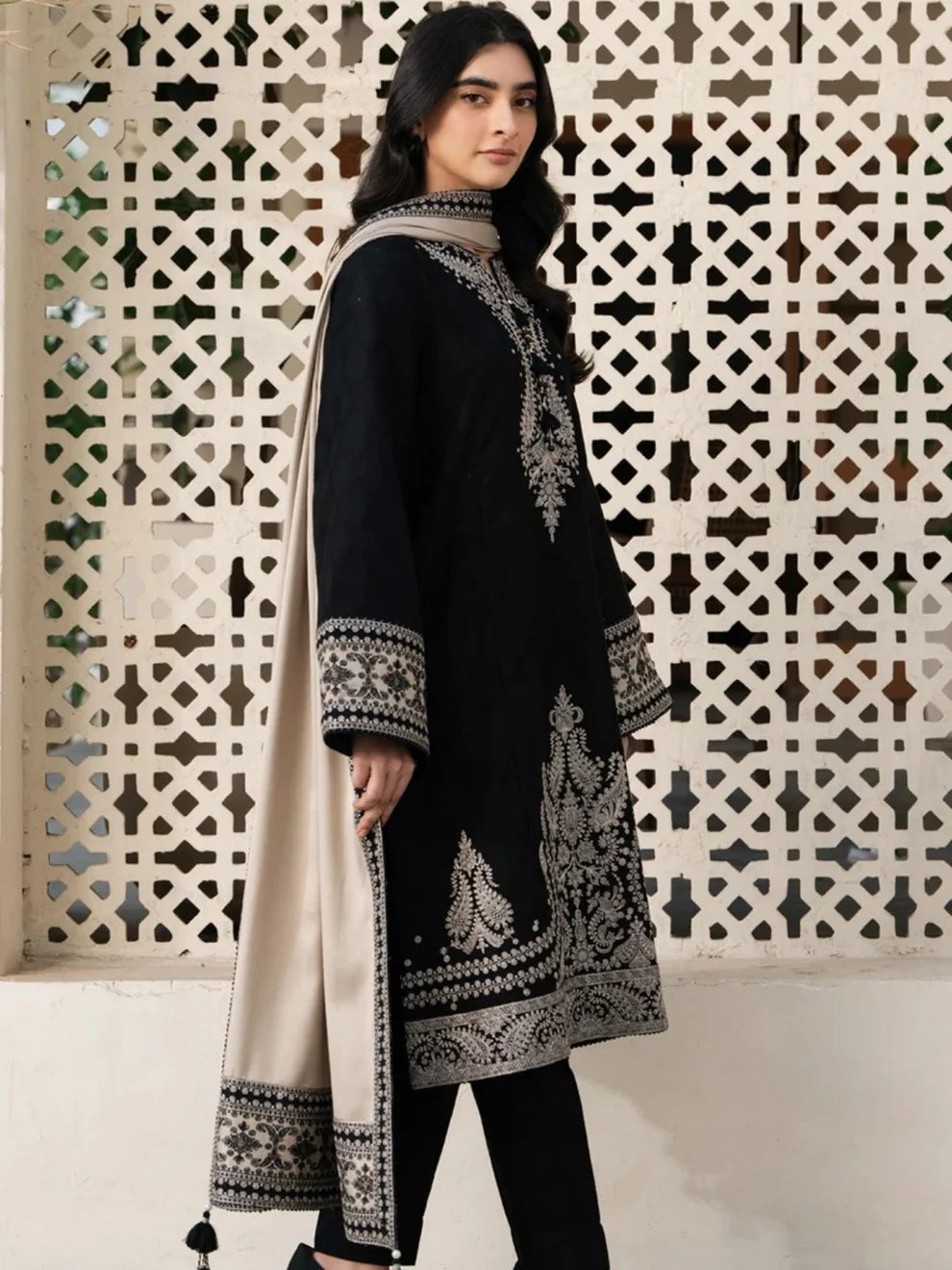 Dhanak Embroidered Suit with Dhanak plain shawl with four side embroidered lace