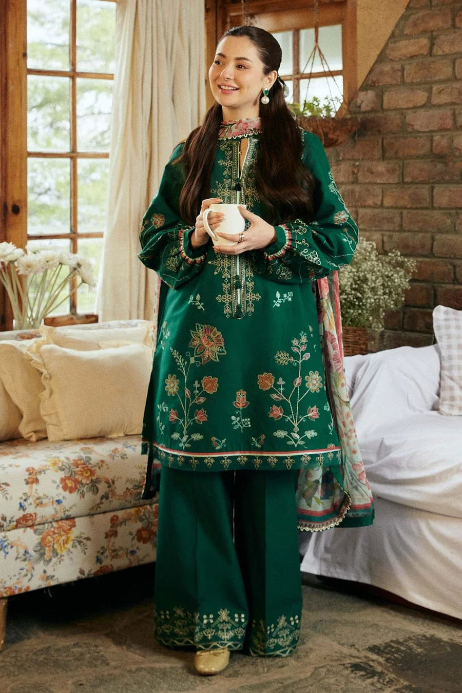 AA-17 Unstitched Embroidered Lawn Suit 3pc With Digital Printed Dupatta