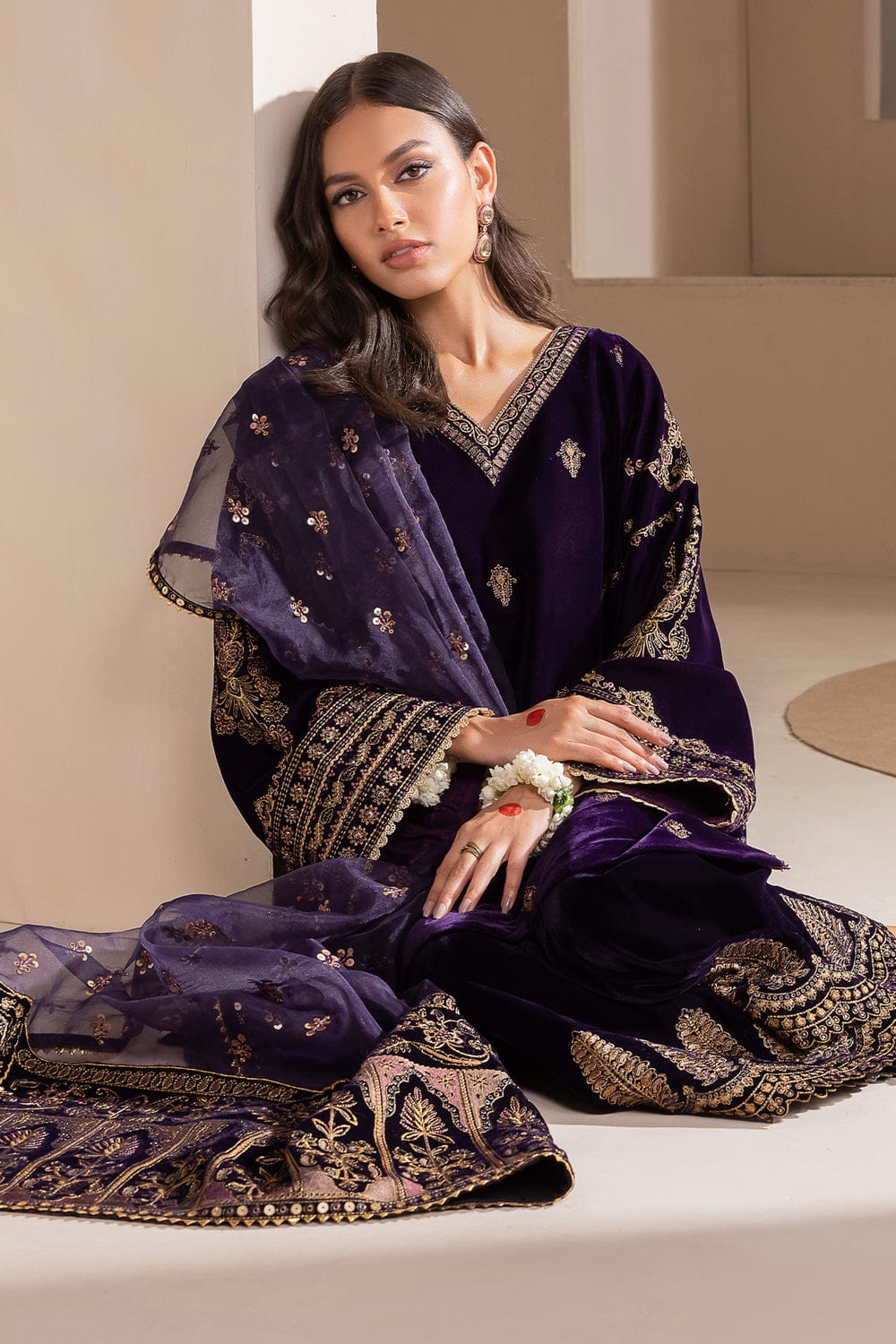MB-1079 Embroidered 9000 Micro Velvet 3Pc With Organza Embroidered Dupatta