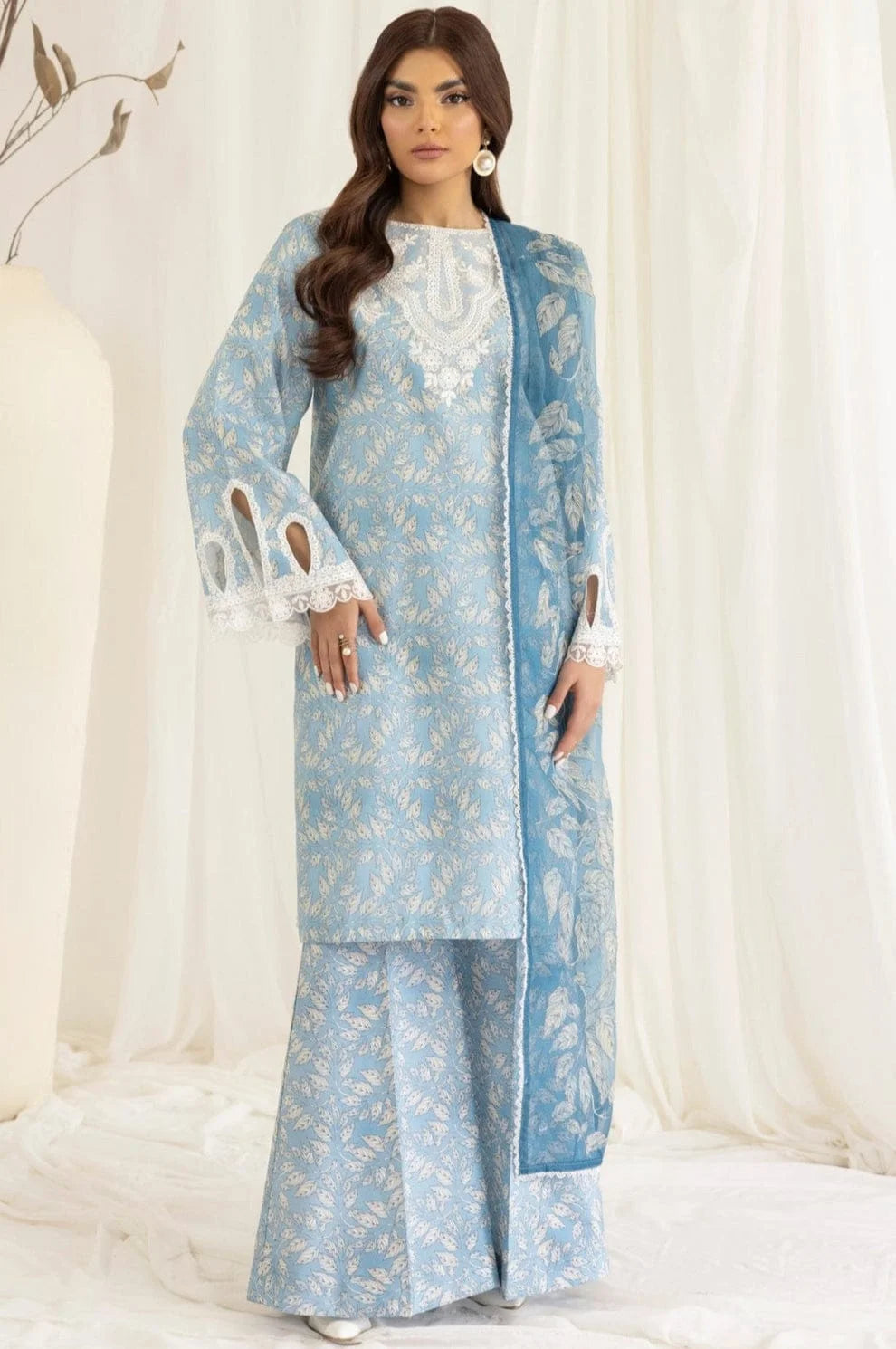 MB-442 Unstitched Digital Printed Lawn Suit 3pc With Digital Printed Voil Dupatta & Embroidered Patches