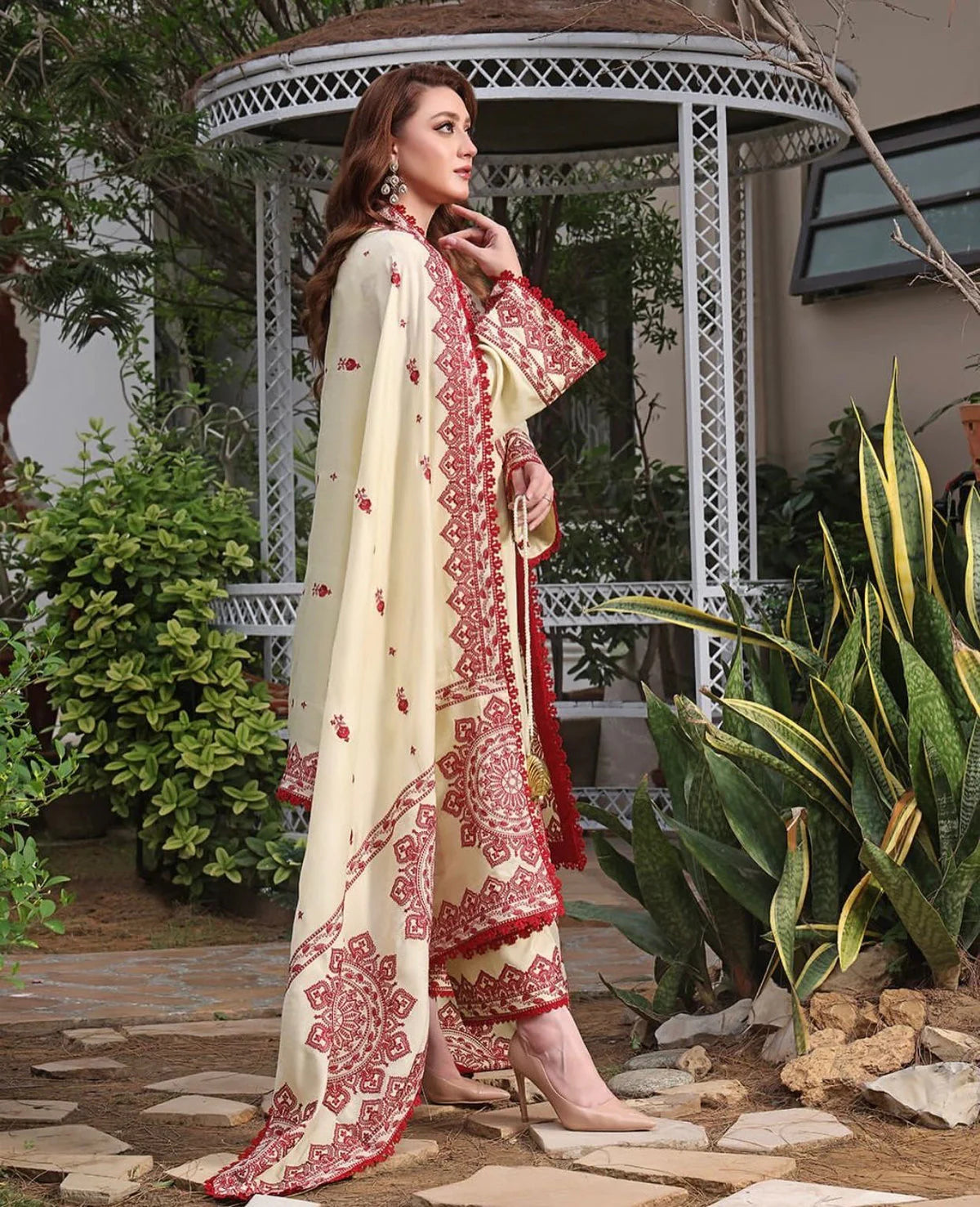 D#5 Unstitched Embroidered Lawn Suit With Chiffon Printed Dupatta