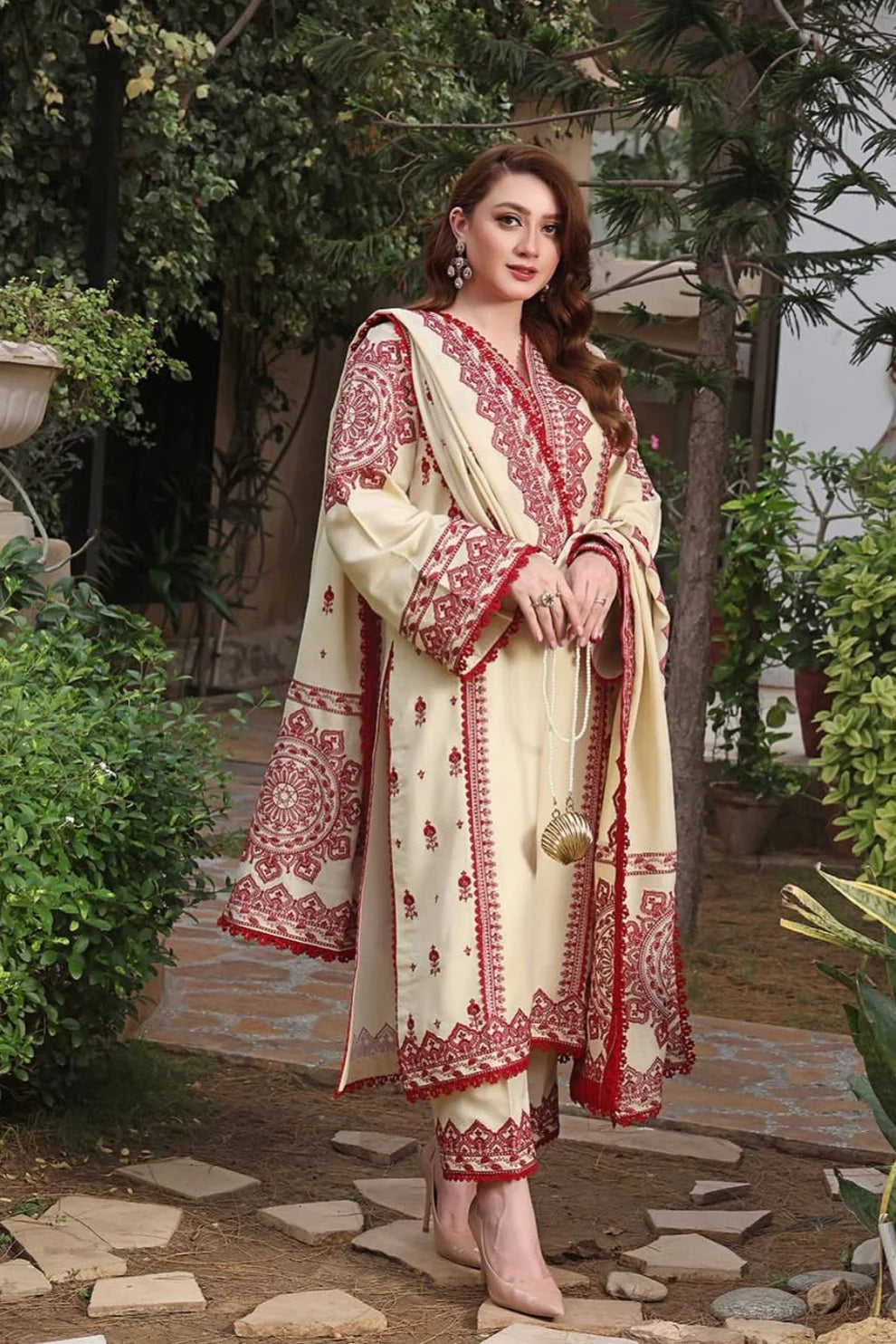 D#5 Unstitched Embroidered Lawn Suit With Chiffon Printed Dupatta