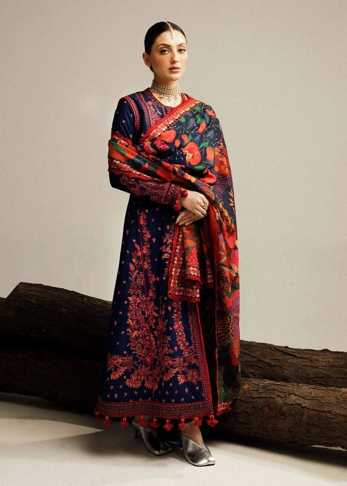 HR-570 Dhanak Embroidered Suit With Digital Printed Woolen Shawl