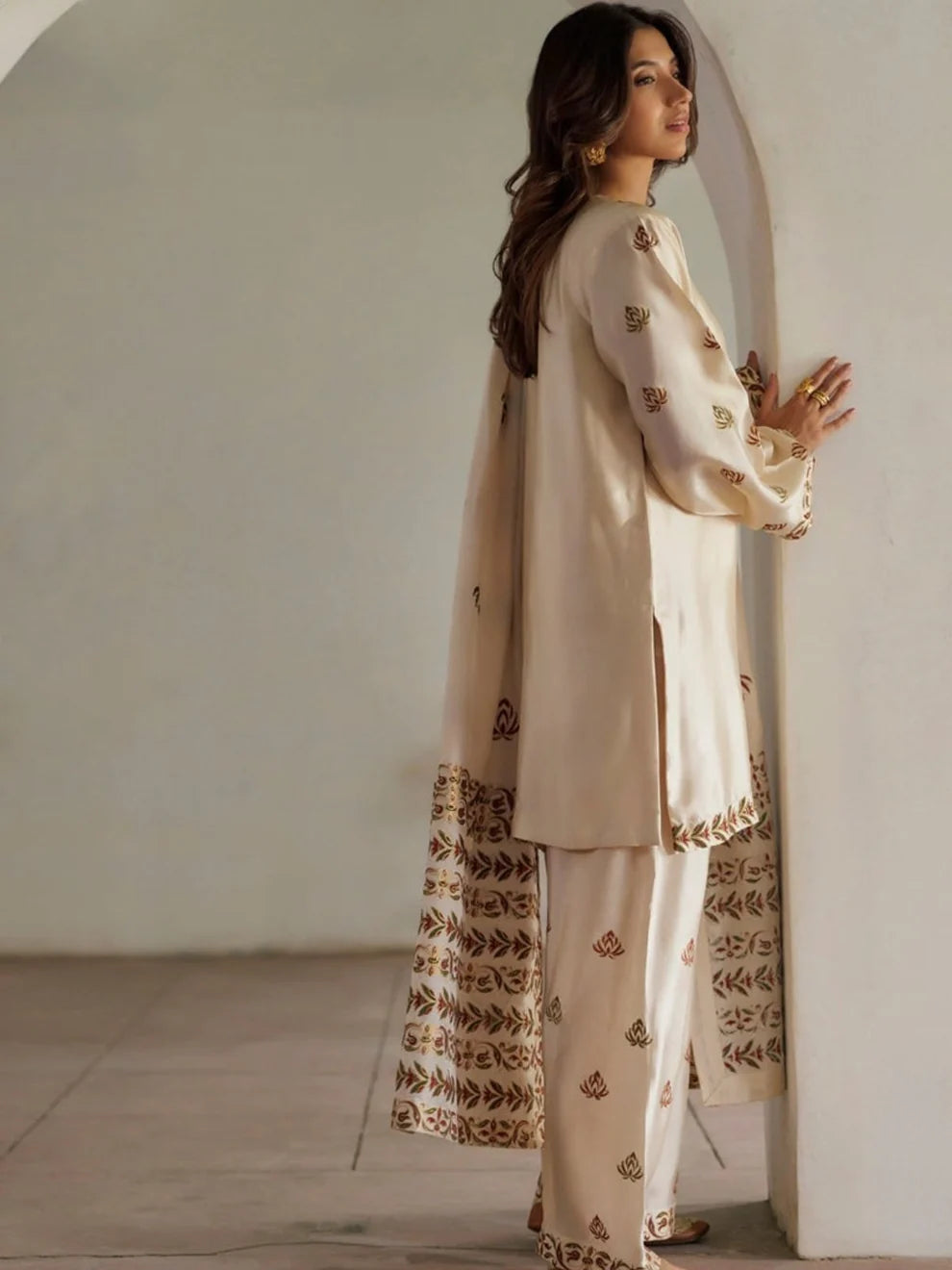 Un-Stitched Dhanak Embroidered Suit With Dhanak Embroidered Shawl