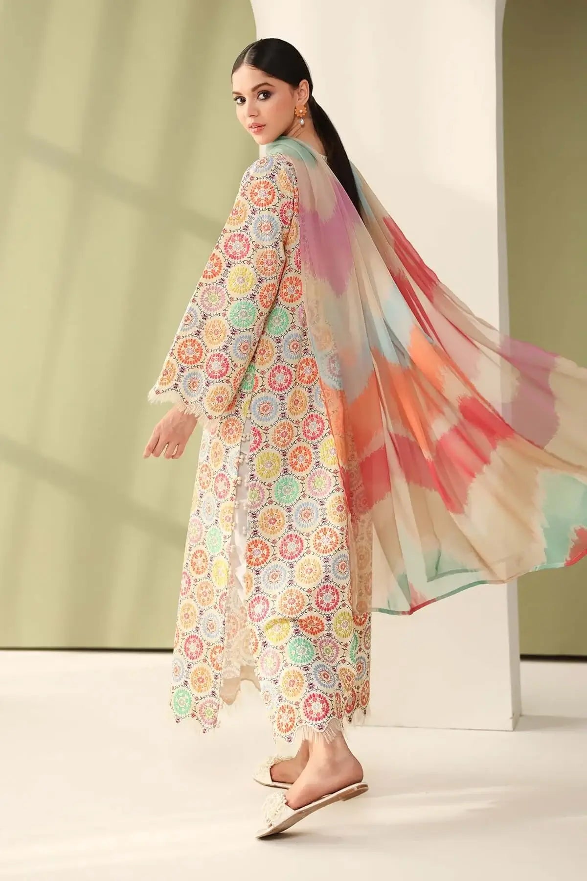 BQ-201 Unstitched Digital Printed Lawn Suit ( Fine Printed Lawn Dupatta )