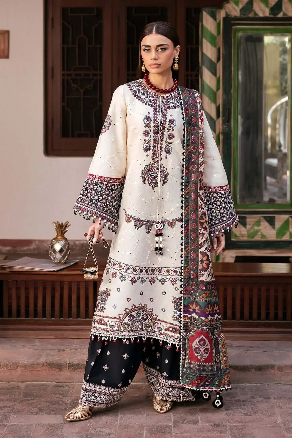 JZ-2800 Unstitched Heavy Embroidered Lawn Suit ( Fine Printed Poly Lawn Dupatta )