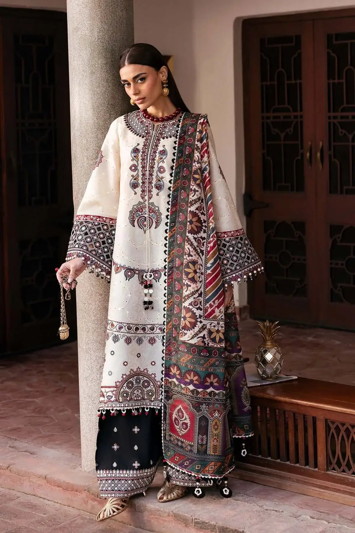 JZ-2800 Unstitched Heavy Embroidered Lawn Suit ( Fine Printed Poly Lawn Dupatta )