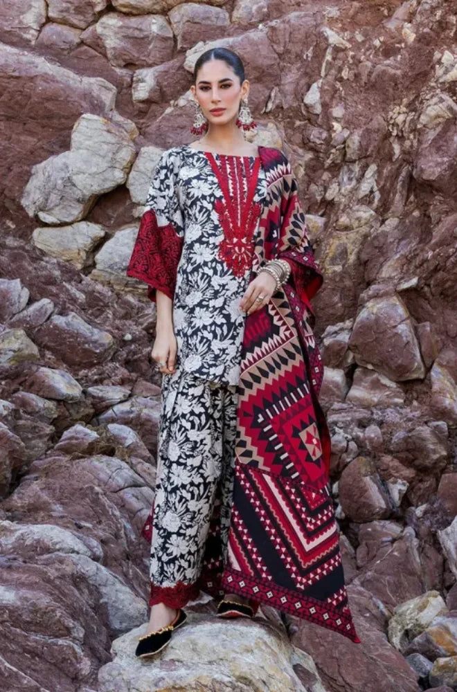 BQ-34 Khaddar 3pc Digital Printed Suit With Digital Printed Khaddar Dupatta & Embroidered Patches