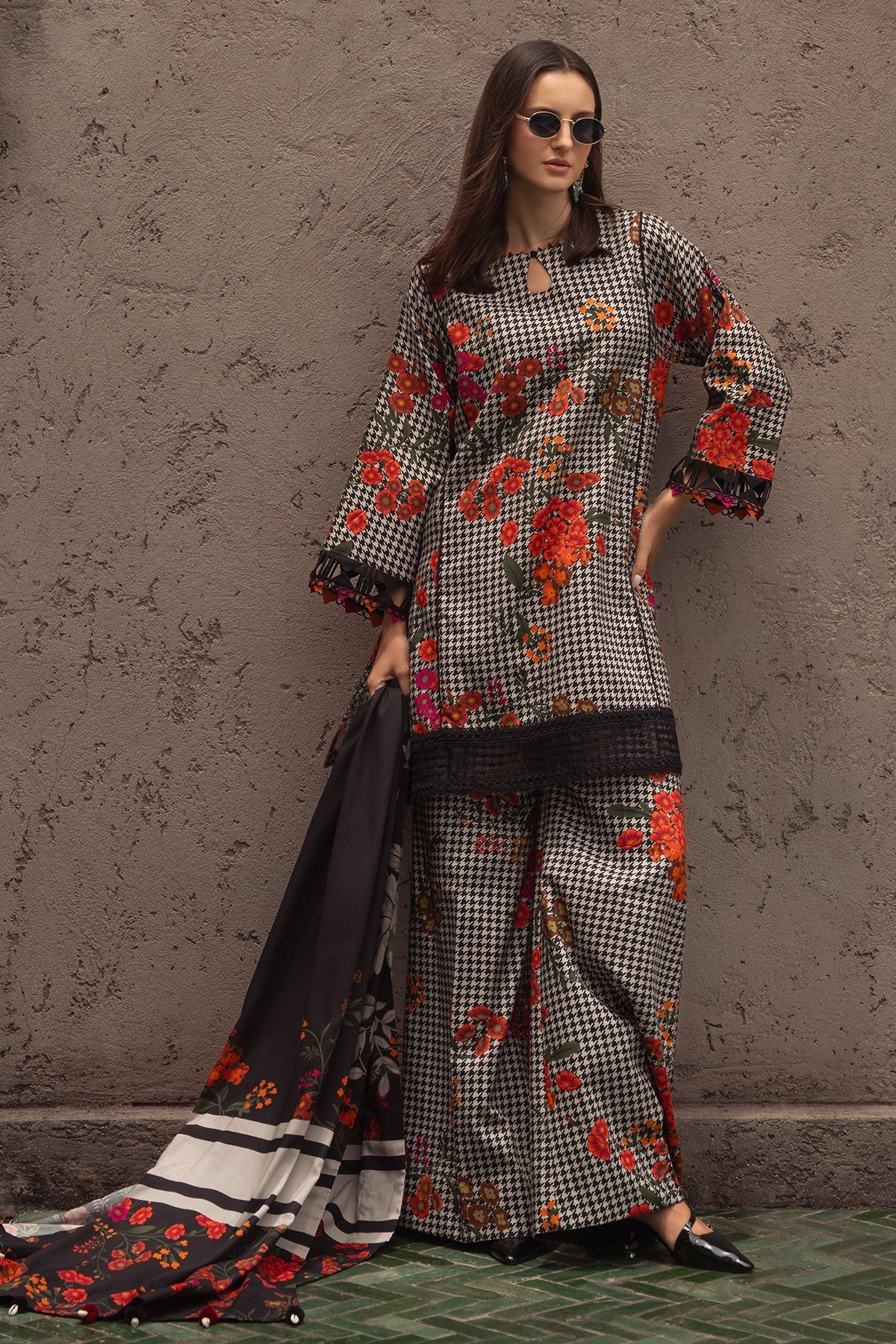 Khaddar 3pc Digital Printed Suit With Digital Printed Khaddar Dupatta