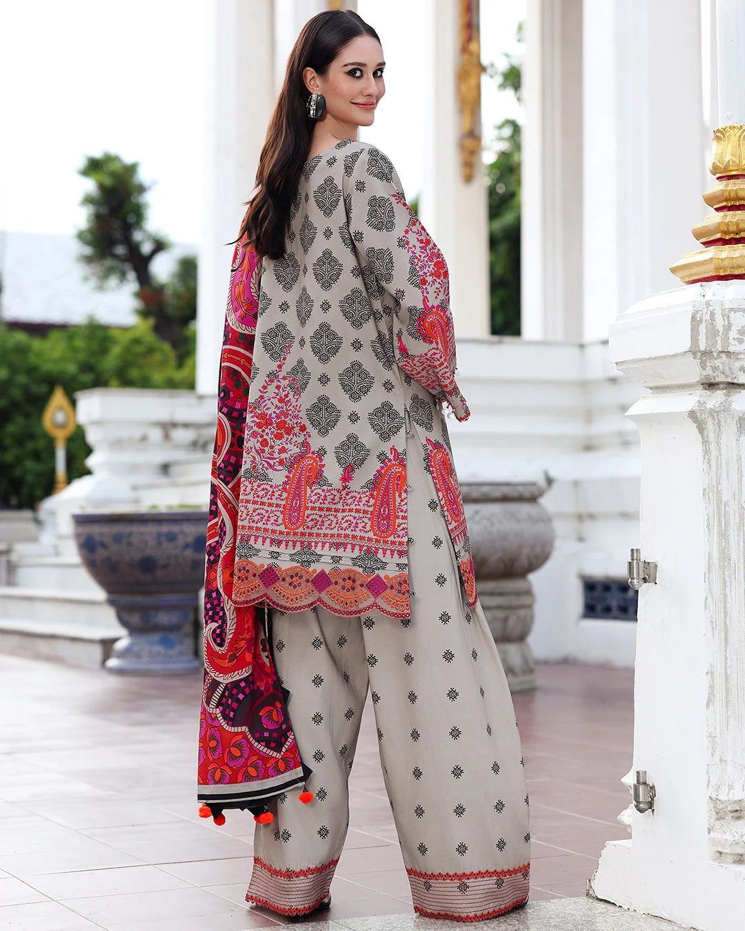 CH-75 Digital Printed Khaddar Suit 3pc with Khaddar Digital Printed Dupatta & Embroidered Patches
