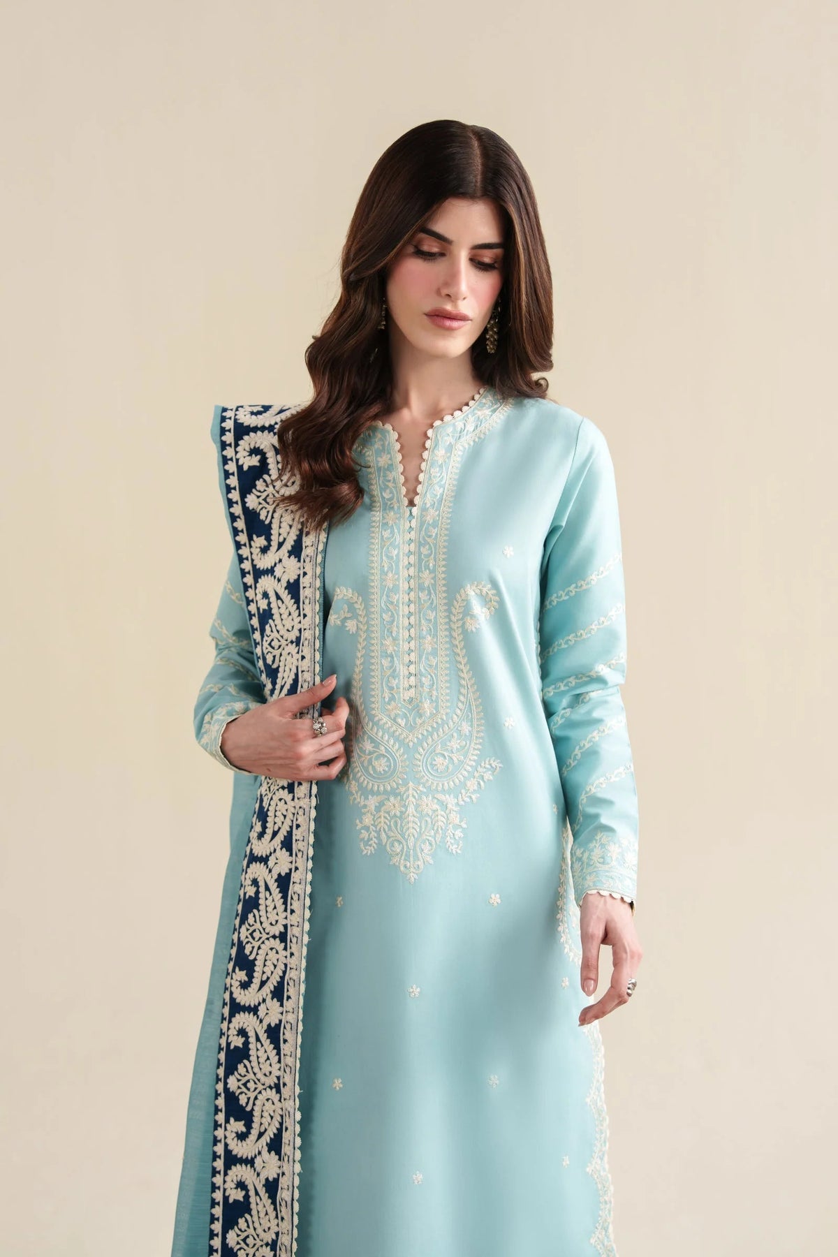 ZA-3135 Unstitched Dhanak Suit With Embroidered Dhanak Shawl(Ready To Wear)