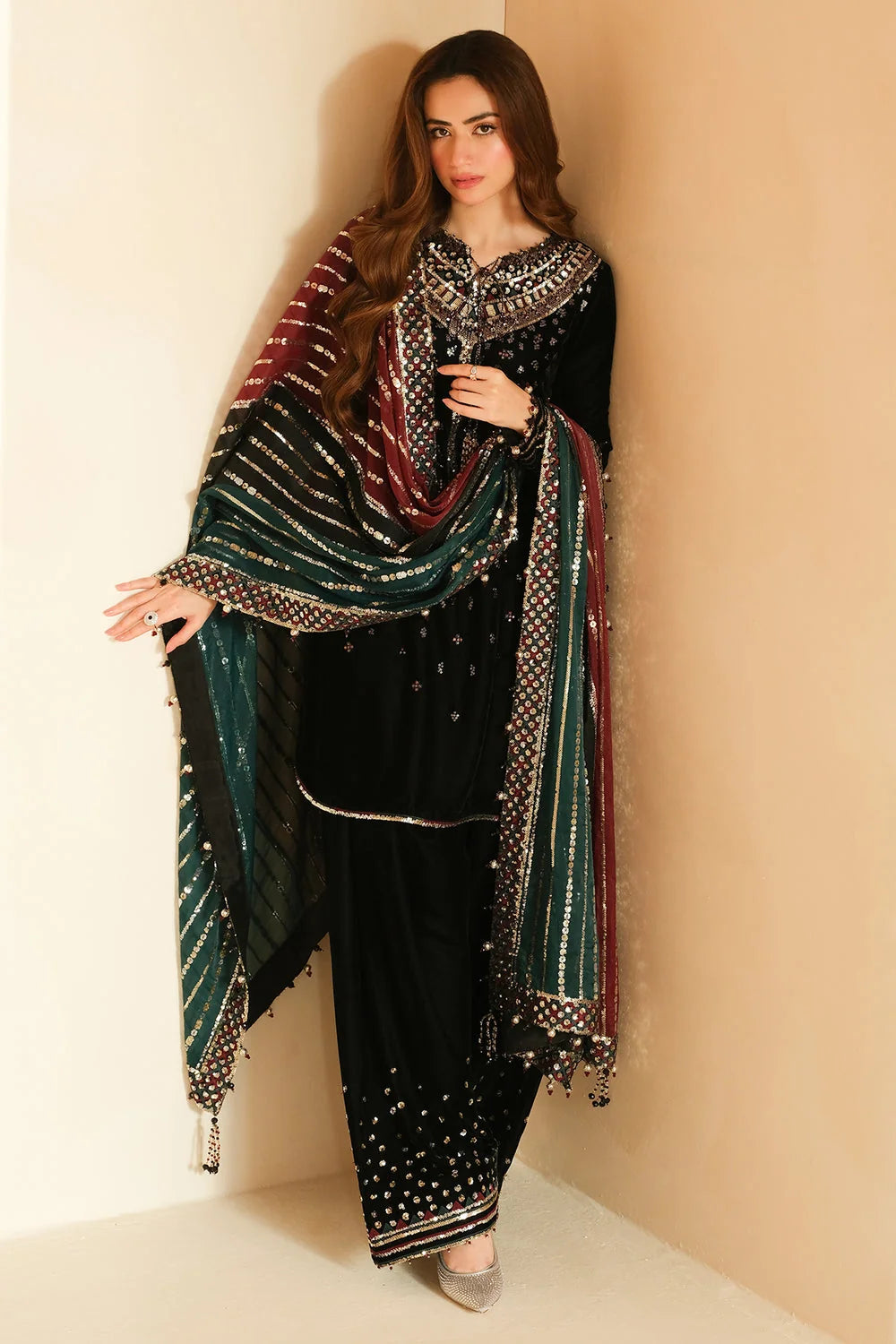 JZ-995 Sequence Embroidered Micro 9000 Gram Velvet 3Pc With Embroidered Chiffon Dupatta