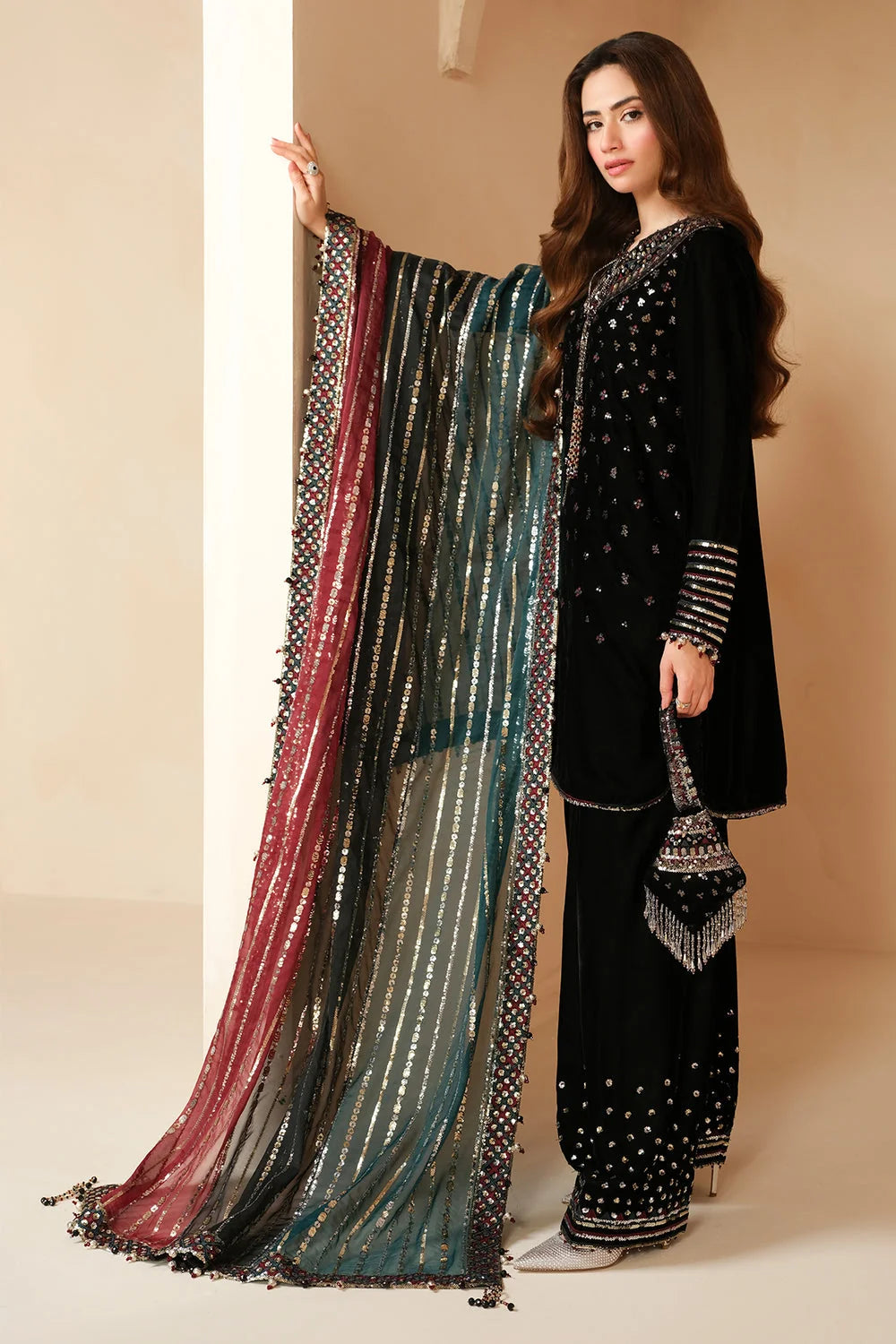 JZ-995 Sequence Embroidered Micro 9000 Gram Velvet 3Pc With Embroidered Chiffon Dupatta