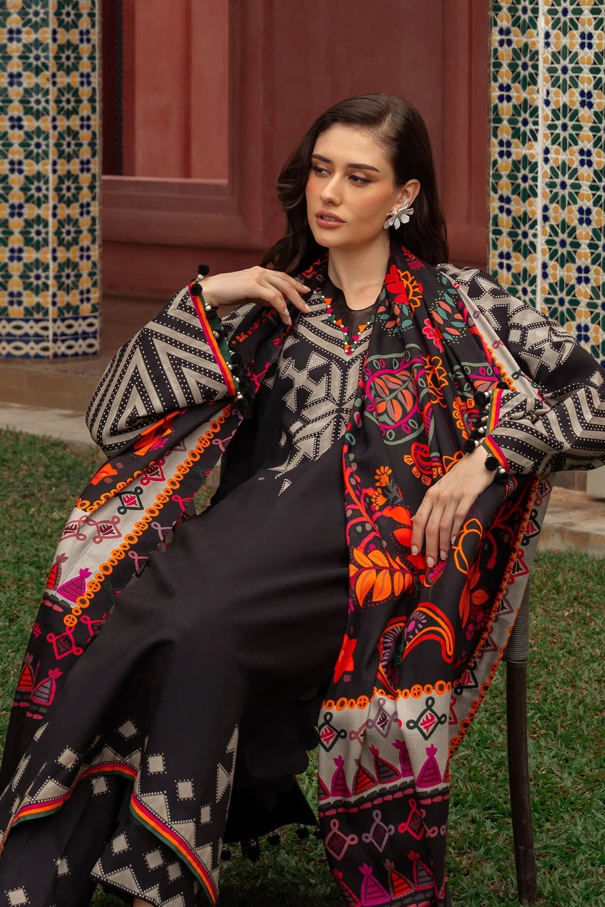 Khaddar 3pc Digital Printed Suit With Digital Printed Khaddar Dupatta