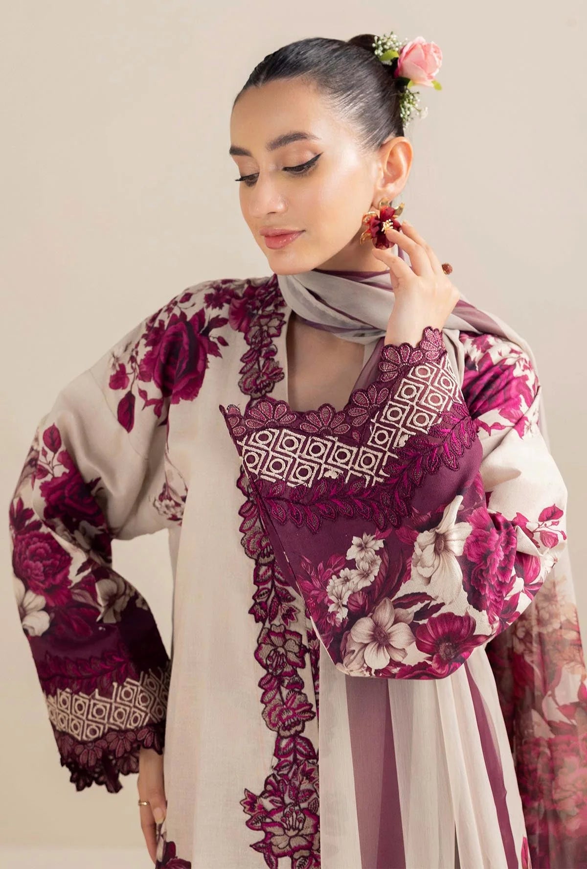 AD-476 Unstitched Digital Printed Lawn Suit With Digital Printed Lawn Dupatta