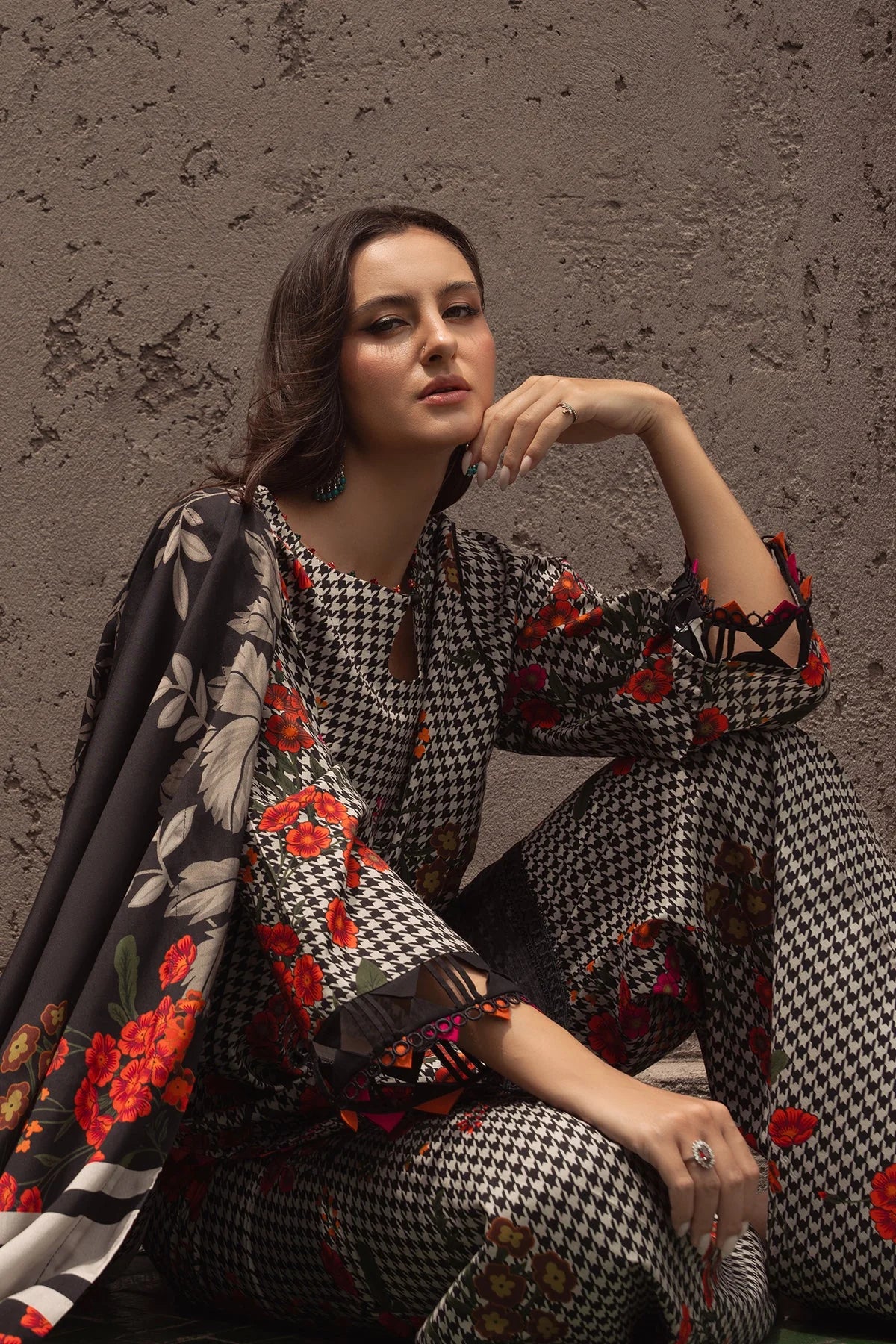 Khaddar 3pc Digital Printed Suit With Digital Printed Khaddar Dupatta