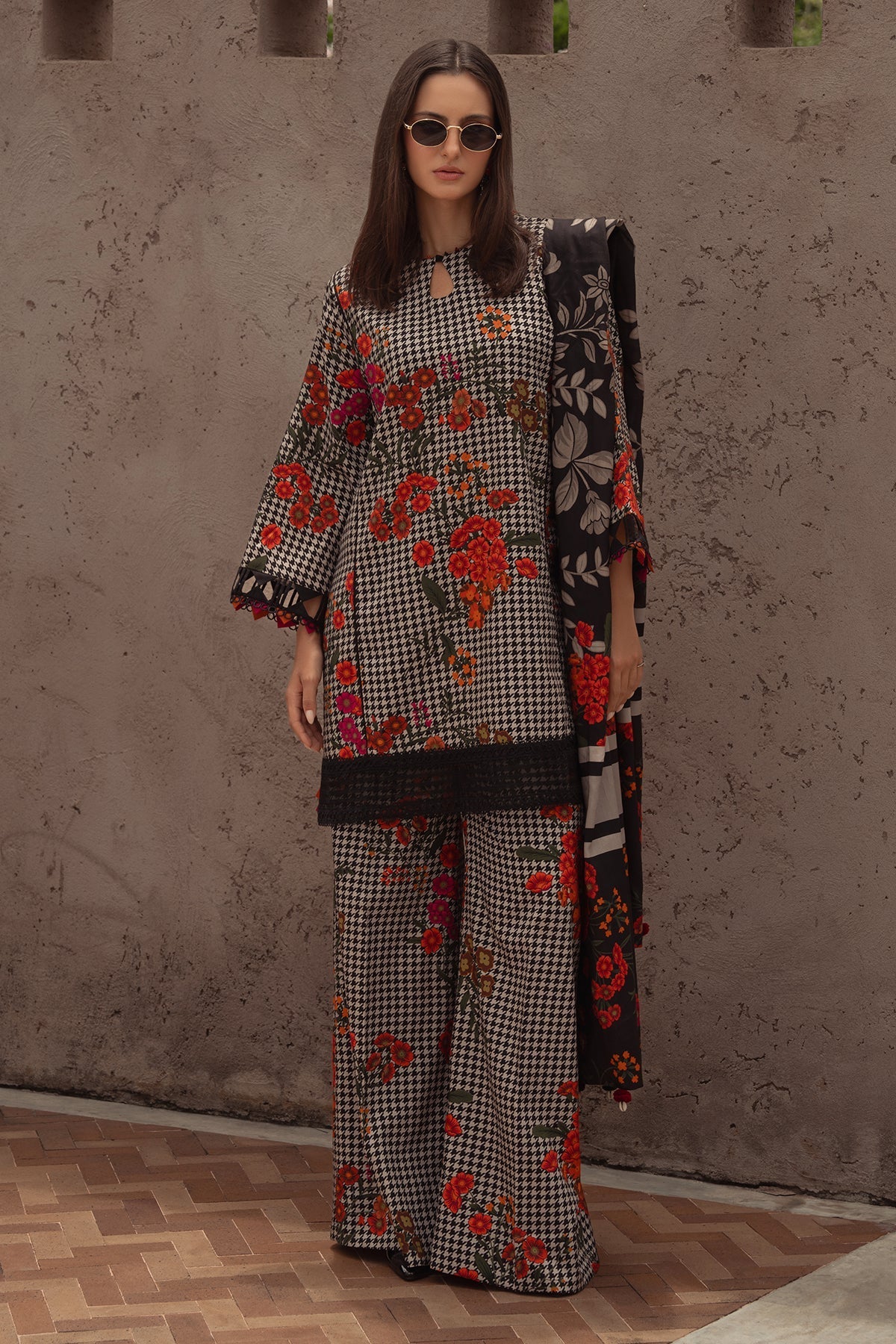 Khaddar 3pc Digital Printed Suit With Digital Printed Khaddar Dupatta
