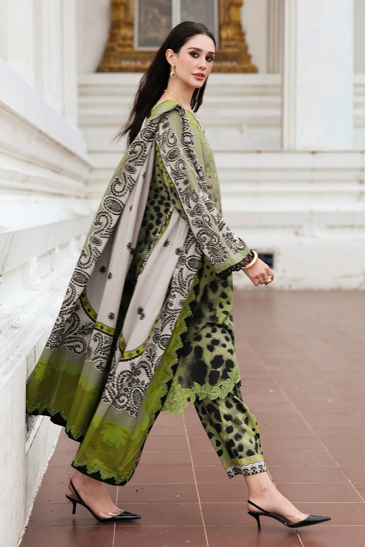 CH-80 Digital Printed Khaddar Suit 3pc with Khaddar Digital Printed Dupatta & Embroidered Patches