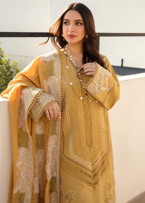 SS-1220 Heavy Embroidered Lawn 3Pc Suit With Lawn Embroidered Dupatta