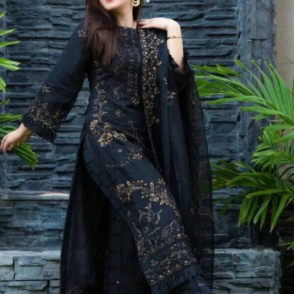 NS-32 Un-Stitched Lawn Embroidered 3pc With Organza Embroidered Dupatta