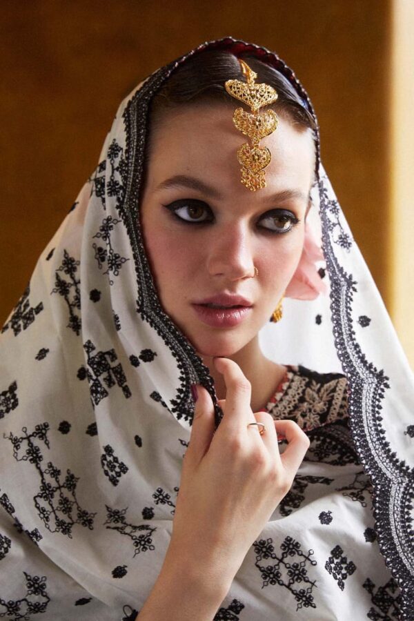 MB-2615 Lawn Unstitched Embroidered 3pc Suit With Bamber Chiffon Embroidered Dupatta