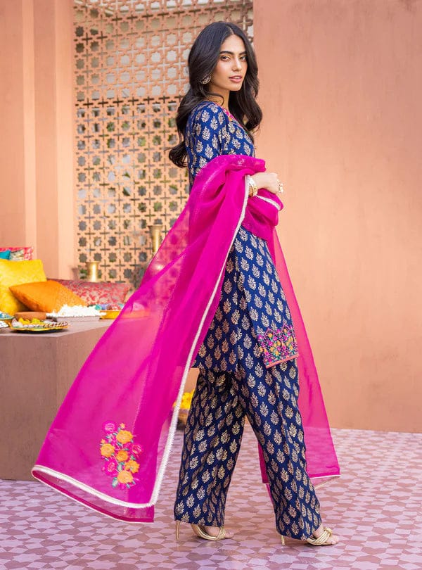 Digital Printed Lawn 3pc Suit With Digital Printed Poly Lawn Dupatta & Embroidered Patches