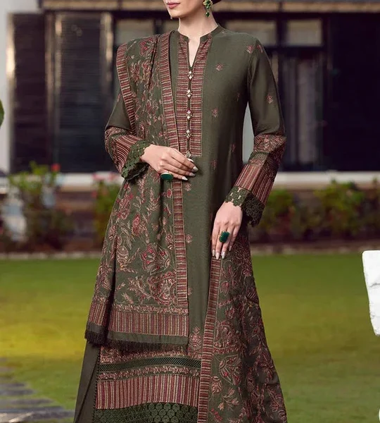 SR-925 Dhanak Embroidered Suit with Dhanak Embroidered Shawl