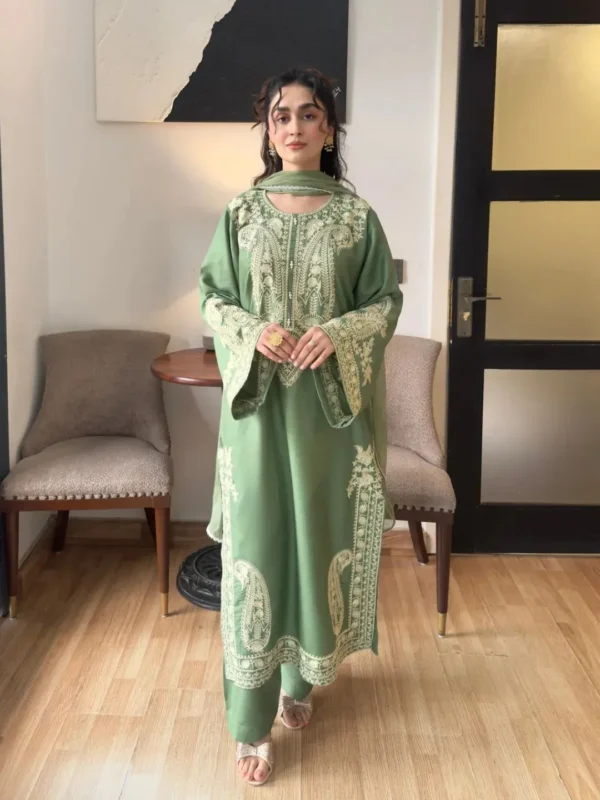 BT-2750 Lawn Embroidered 3pc Suit With Chiffon Embroidered Dupatta