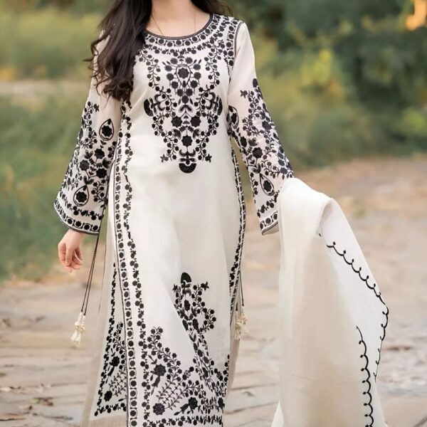 Lawn Embroidered 3pc Suit With Bamber Chiffon Embroidered Dupatta